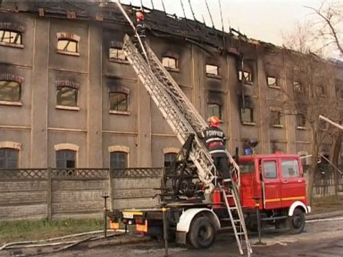 Foto foc fabrica de tutun (c) eMM.ro